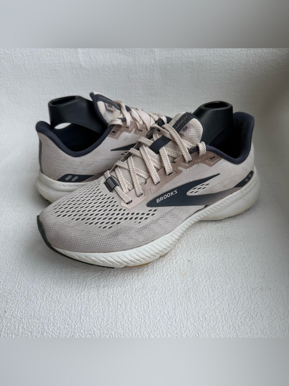 Brooks Launch 8 Women’s Size 6 B Pink Gray Running Shoes 1203451B653